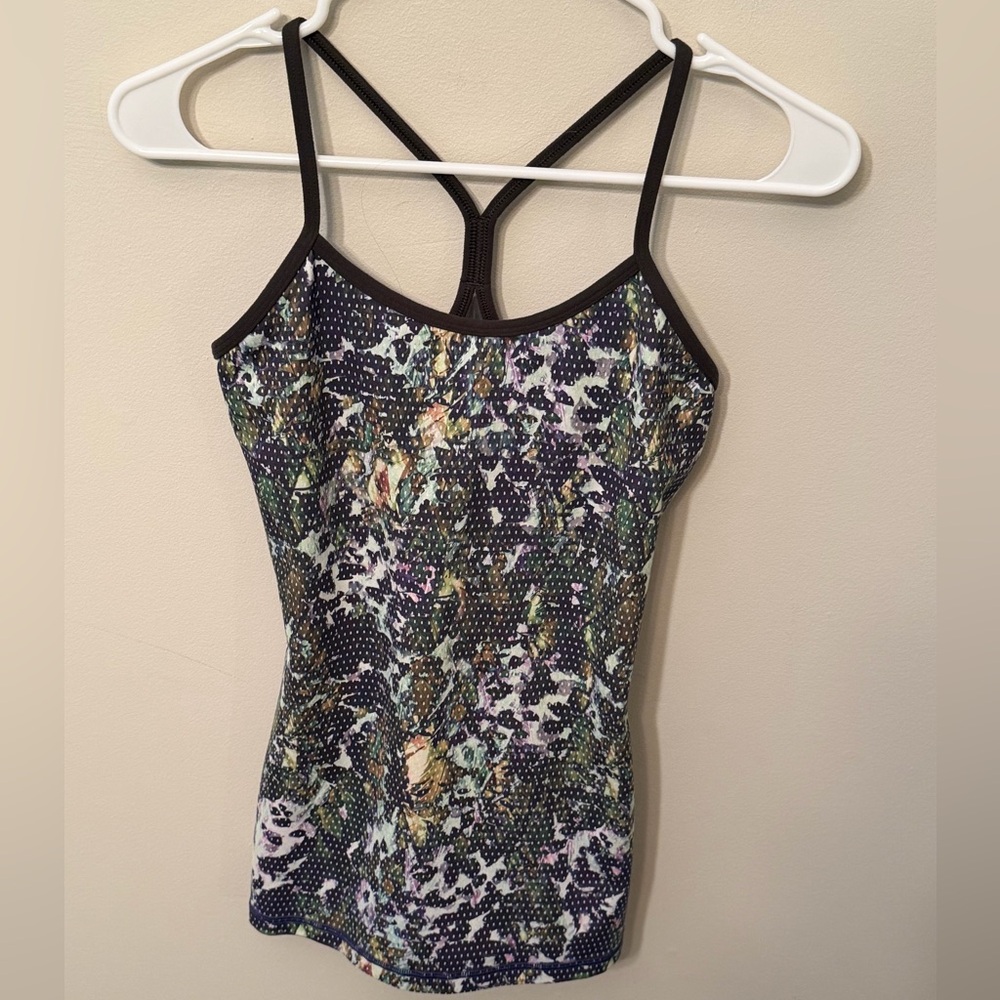 💗 Lululemon Power Y Tank In Size 4 W/ Removable Pads